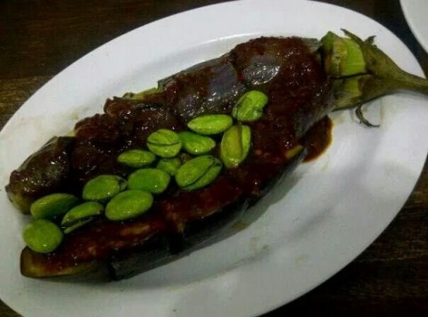 Orang tua kedua yang mengalami nasib sial dan memperoleh benjolan di kedua pipinya http://akcdn2.azsg.opensnap.com/azsg/snapphoto/photo/L9/GT6P/3BJJPWFF8AC3C44ECDB694l.jpg